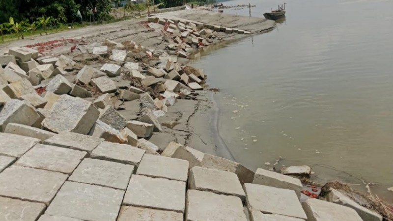 ৯৯৬ কোটি টাকার বাঁধে ‘লুটপাট’, ধসে পড়ছে তীর সংরক্ষণ ব্লক